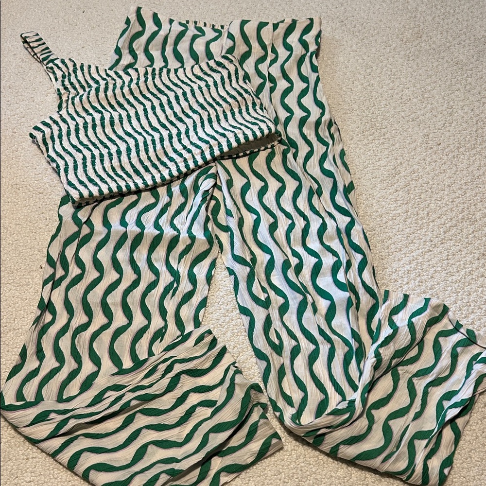 Mango Green And White Patterned Set - image 1